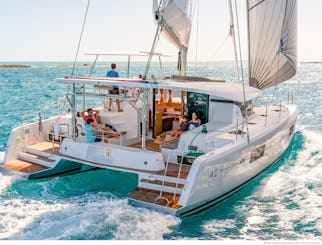 Tour privado VIP en catamarán de lujo en Lisboa