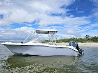 Looking for a safe and memorable boat experience! Ride the Waves in Style!