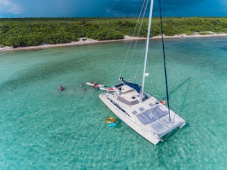 Fretamento de catamarã PDQ de 36 pés em Puerto Aventuras, México