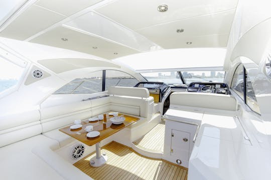 Tarifas especiais durante a semana em boas condições do Sunseeker Portofino de 52 pés!!