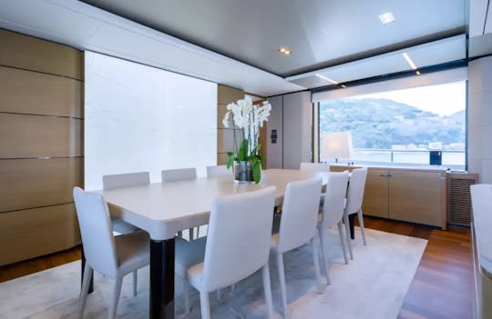 Monaco Yacht 33M It boasts a light and contemporary style throughout!