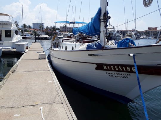 SAILING BOAT for your excursion at the Pacific in PV