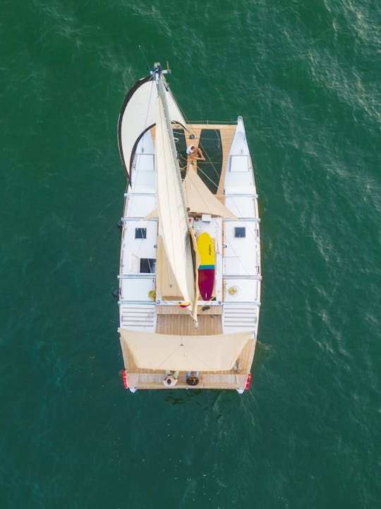 CATAMARÃ MAUI - ILHAS, PÔR DO SOL E EVENTOS NOTURNOS