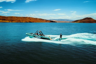 Un tout nouveau bateau ATX Typ S (bateau de surf) de 22 pieds au parc d'État de Quail Creek ! 