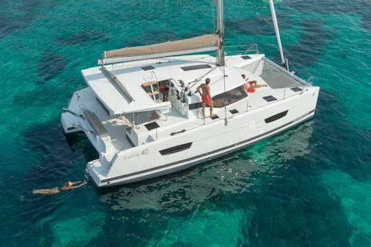 Aluguel de catamarã de luxo em Fountaine Pajot Lucia 40 em Cote d'Azur, França