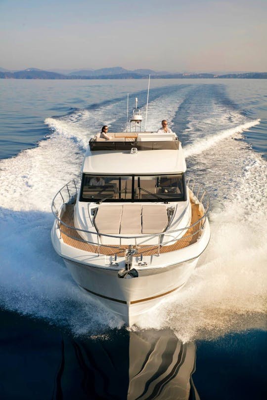 Prestige 52 Fly Yacht: le espera un viaje de lujo a Palermo