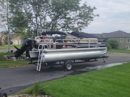 22 foot Pontoon boat with fishing set up for family