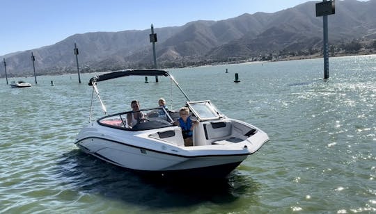 19 ft Yamaha: Cruise Newport Beach in Style! 