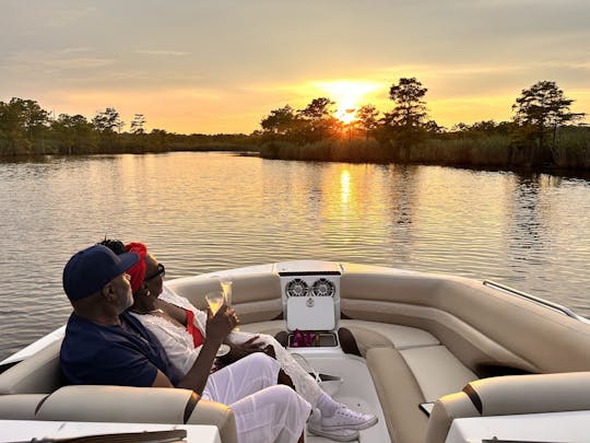 Passeios de barco ao pôr do sol em Va Beach