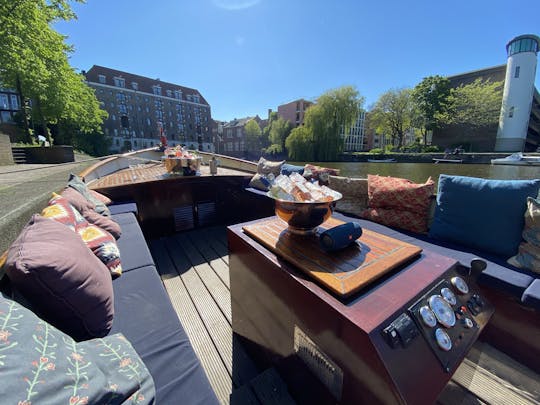 Tour privado en barco de caña abierta en Ámsterdam, Países Bajos