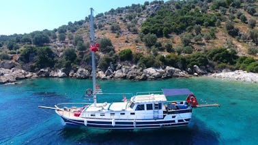 Excursions privées en goélette à Antalya — Explorez la côte turquoise