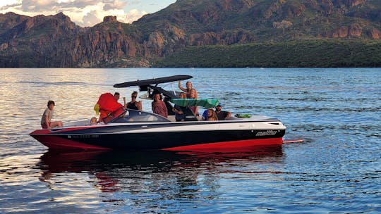 Malibu Wakesetter 247 Surf Boat