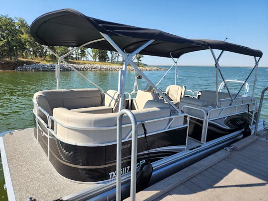 Qwest 822 Lani Pontoon for Rent at Lake Ray Roberts State Park Isle du Bois Park