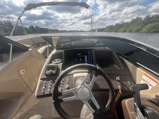 2023 Bennington 23' Tritoon w/ 250 Yamaha Outboard 