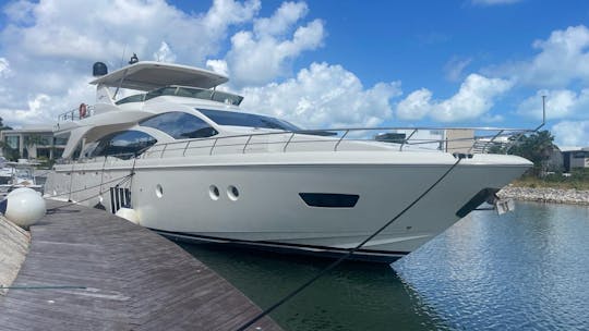 Nuevo superyate Azimut de lujo de 84 pies para ROYALTY 👑