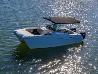Spacious WorldCat Miami Catamaran – Perfect for Groups, Parties & Sunsets