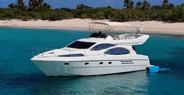 Motoryacht Azimut 50 para desfrutar das ilhas deslumbrantes