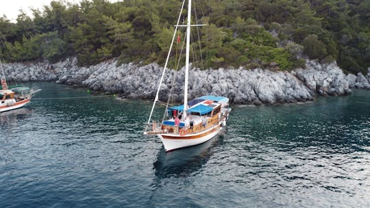 Recorrido privado en barco por Bodrum a bordo de una goleta de 48 pies