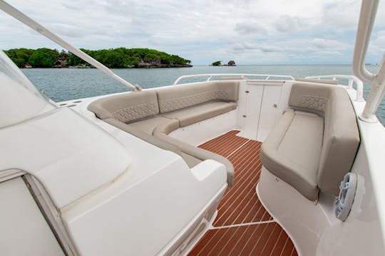 Alquile un barco privado de 41 pies para un día en la isla Islas del Rosario Cholon Baru