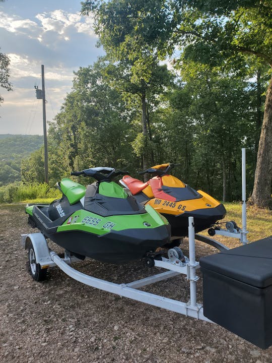 2016 seadoo jet ski waverunner and 2022 seadoo jet ski waverunner in Branson