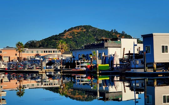 Une superbe péniche, un studio flottant, une maison flottante près de SF et de Sausalito ! Top Deck !