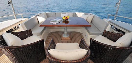 Super Yacht De Birs 85 Megayate