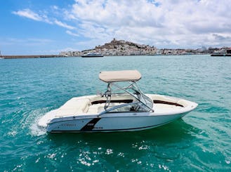 Pumuki Cobalt Marine 220 Deck Boat Rental in Eivissa, Illes Balears