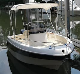 BATEAU SANS PERMIS à Port d'Andratx, Espagne