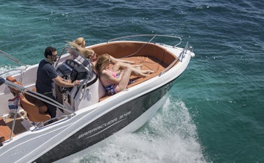 Barco a motor aberto Barracuda 545, Ilha Rab 
