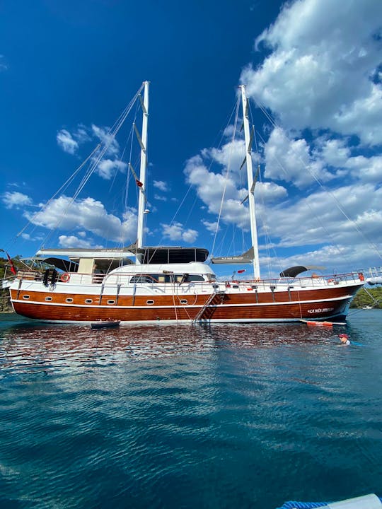 Explore the Aegean Sea in Style: 32-Meter Luxury Motor Yacht