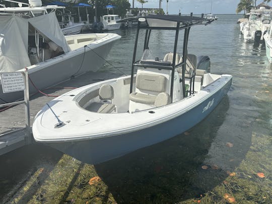 Novo barco esportivo 21.2, tamanho perfeito para as chaves 