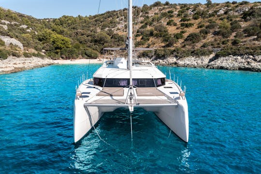 Location de catamaran de croisière Lublu Dufour 48 à Salerne, Campanie