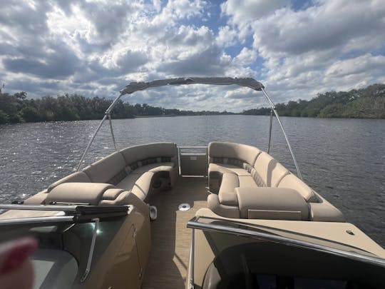 2023 Bennington 23' Tritoon w/ 250 Yamaha Outboard 