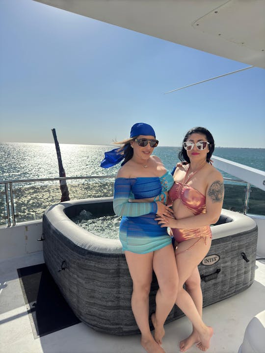 Cruise Miami onboard 110ft Maiora Mega Yacht with JACUZZI!