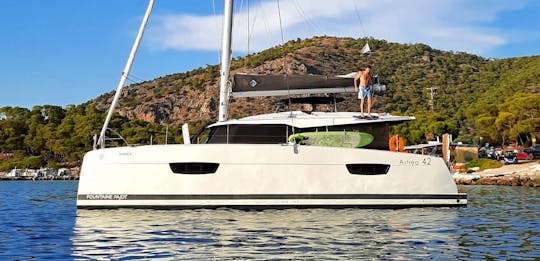 Catamarán de vela Fountaine Pajot ASTREA 42 en Alimos, Izmir, Grecia