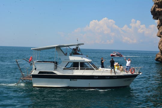 Motor Yacht Day Tour Charter in Belek