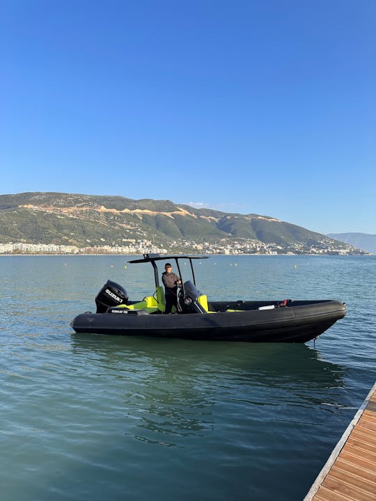 Coastal Cruiser: explora las aguas de Vlora con el estilo y la comodidad de un barco Olympia