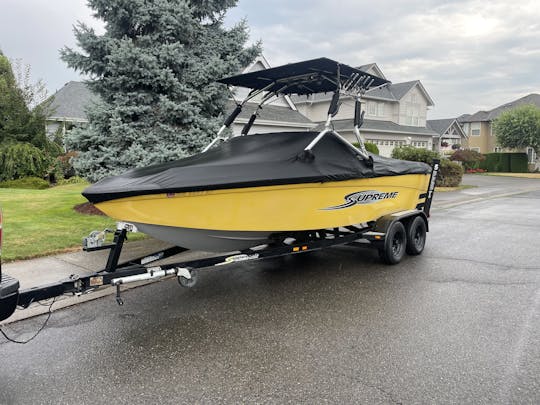 2004 v-208 supreme Ski/Surf Boat