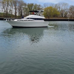42' Luxury Mediterranean Yacht Charter w/ Captain in Chicago
