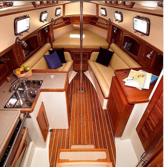 Sail the Seas on a 33' Challenger