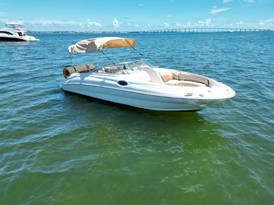 ¡La mejor oferta del mercado! Sea Ray Sundeck 26': ¡Diversión a un precio inmejorable!