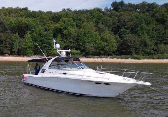 "RENT ME" Spacious 38' Cruiser- plenty of room for celebrating or relaxing!!!