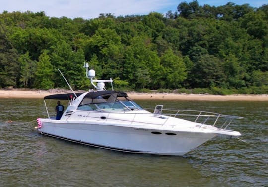 Spacious 38' Luxury Cruiser with plenty of room for celebrating or relaxing!!!