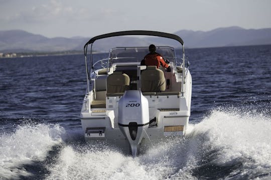 Rent a boat Atlantic suncruiser 690