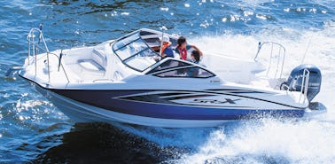 YAMAHA Multi-Purpose 24' boat at Kisarazu. Enjoy both fishing and cruising!!