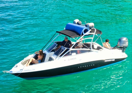 Private 28ft Yamaha Speedboat Tour in Cabo, Mexico