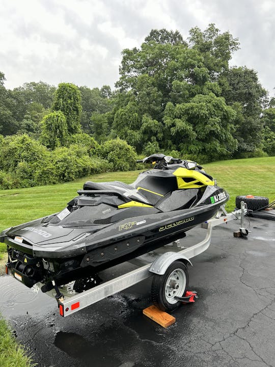 Sea Doo RXPX260 máquina asequible y divertida en alquiler