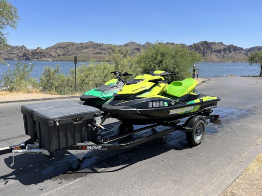 2 SeaDoo JetSkiのデイリーレンタル（今週末空き状況）