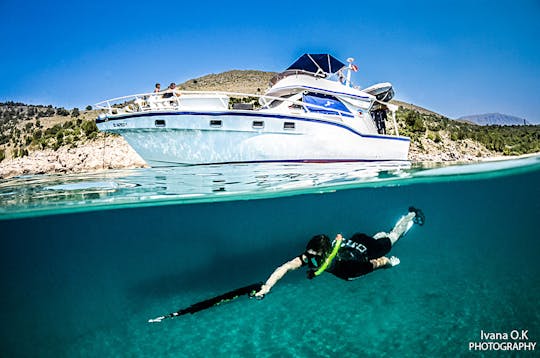 Charter 52' Motor Yacht in Bar, Montenegro