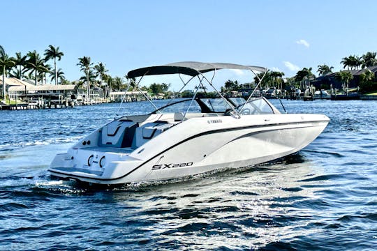 Enjoy 22 ft Yamaha in Cape Coral, Rates as low as $288 per day (minimum 3 days)